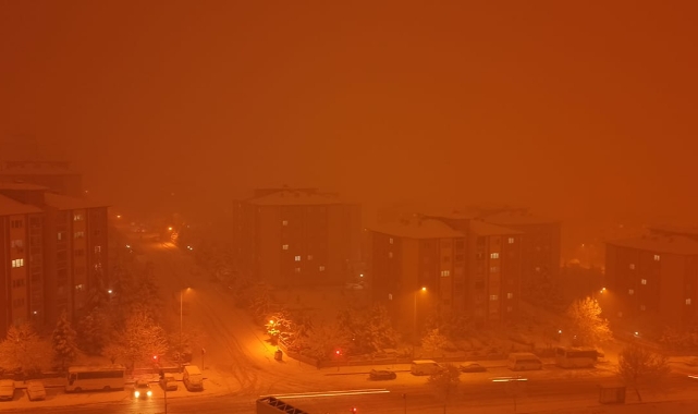 Malatya'da Yoğun Kar Yağışı Etkili  Oluyor