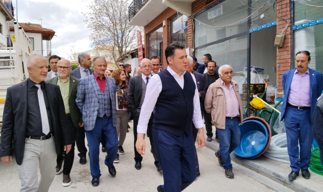 ‘90 Günde Enkaz Temizleyemeyenler Bir Yılda Nasıl Ev Teslim Edecekler?’