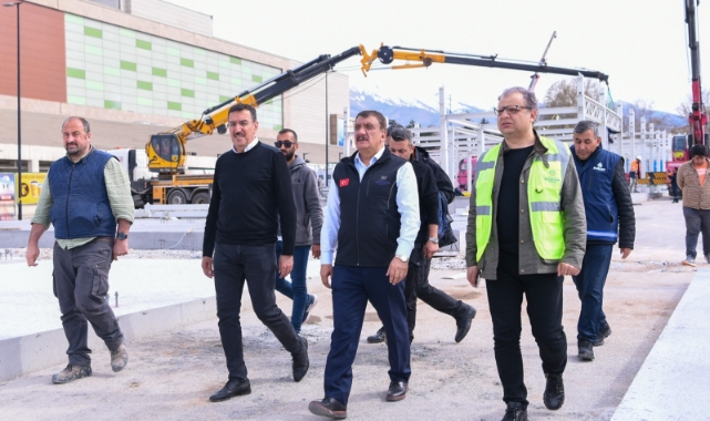 Başkan Gürkan, Esnaf Konteyner Çarşısında İncelemelerde Bulundu