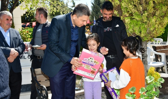 Konteyner ve Çadır Kentlerde Buruk Ramazan Bayramı Kutlandı