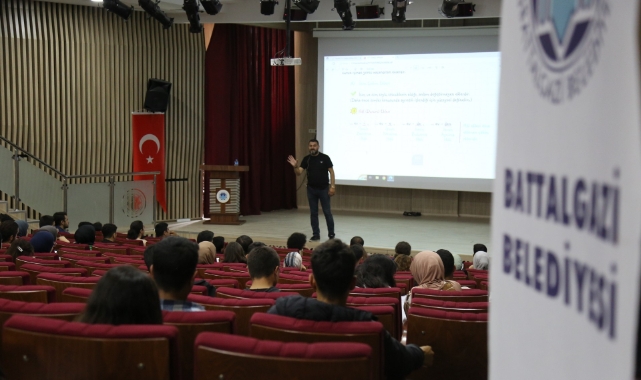 Battalgazi Belediyesi’nin Düzenlediği TYT Kampında Dersler Başladı