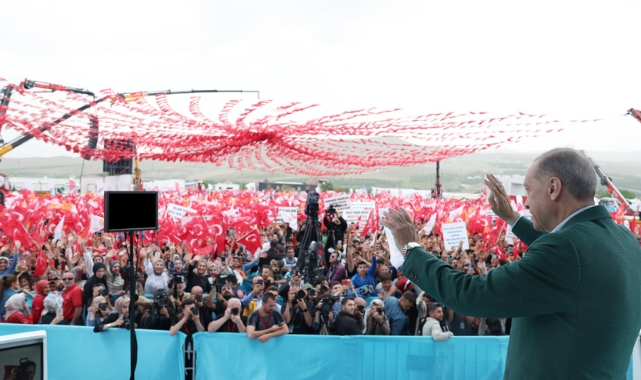 Cumhurbaşkanı Erdoğan, Malatya&#039;da Depremzedelerle Biraraya Geldi
