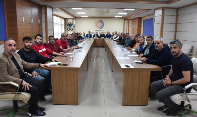 Depremzede Kırtasiyeciler Yaralarını Birlikte Saracak