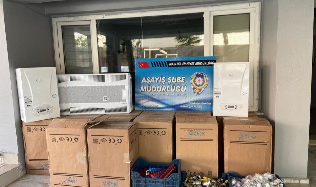 Hırsızlık Şüphelisi 4 Kişi Polis Tarafından Yakalandı