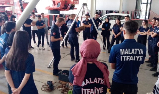 Büyükşehir Belediyesi İtfaiye Daire Başkanlığı Eğitimlerine Devam Ediyor