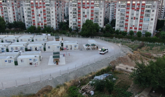 Depremzedelerin Kaldığı Konteyner Kentler Düzenli Olarak İlaçlanıyor