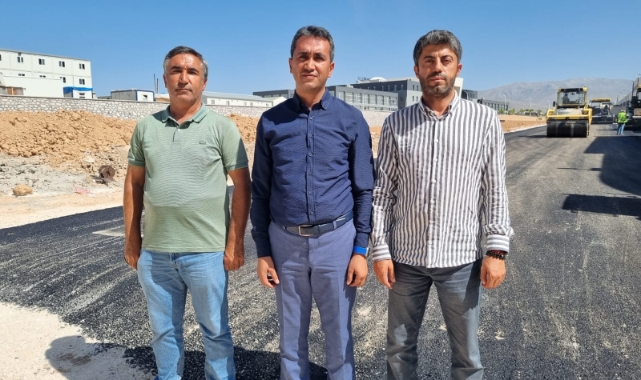 Dünya Kayısı Ticaret Merkezinde Asfaltlama Çalışmaları Başladı