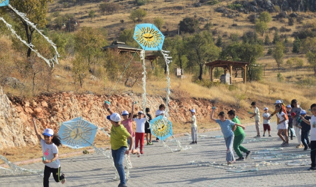 Çocuklar, Uçurtma Şenliğinde Doyasıya Eğlendi