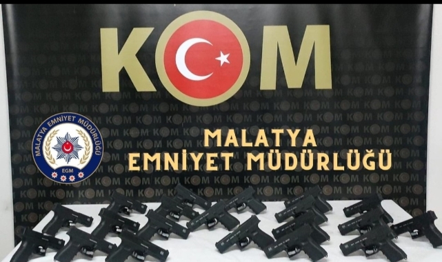 Malatya’da 20 Adet Glock Marka Silah Ele Geçirildi