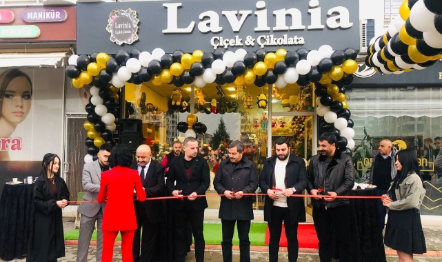 'Lavinia Çiçek ve Çikolata' Mağazası Açıldı