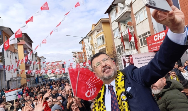 CHP Malatya Büyükşehir Belediye Başkan Adayı Veli Ağbaba, Malatya’da Büyük Bir Coşkuyla Karşılandı