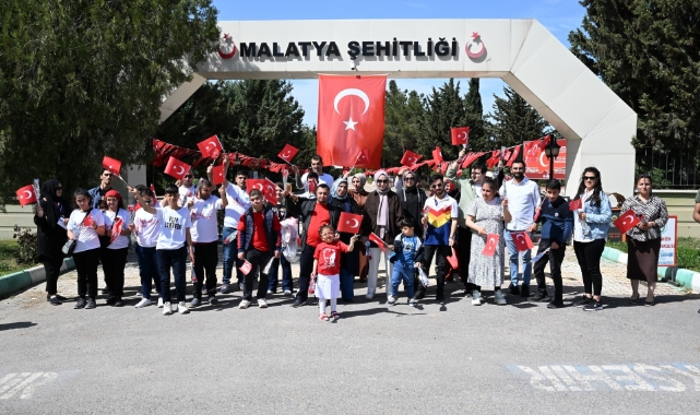Engelsiz Yaşam Merkezi Öğrencileri Şehitliği Ziyaret Etti