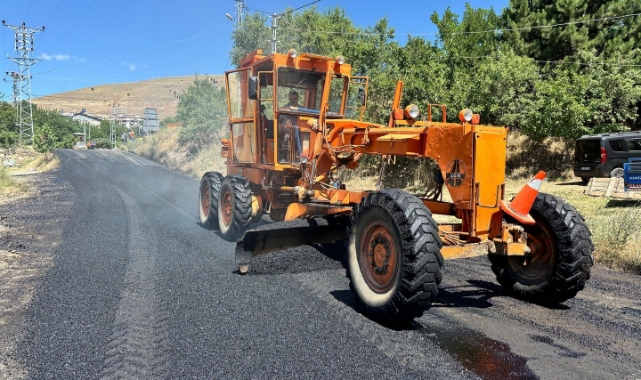 Arapgir’de Asfalt Çalışmaları Aralıksız Sürüyor