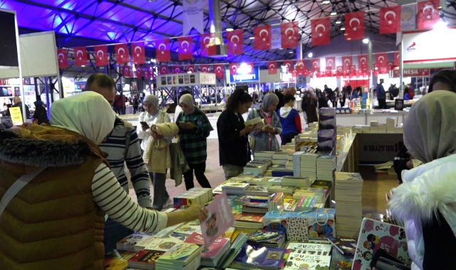 10. Malatya Anadolu Kitap ve Kültür Fuarı’na Yoğun İlgi Devam Ediyor