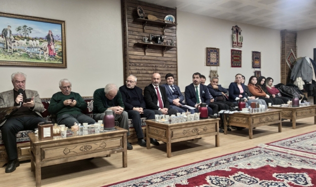 Sivas Turizm Derneği Şiir ve Şehir Sohbetleri Programı Düzenledi