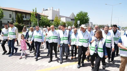 ÇEVRE HAFTASINDA KORTEJ YÜRÜYÜŞÜ DÜZENLENDİ