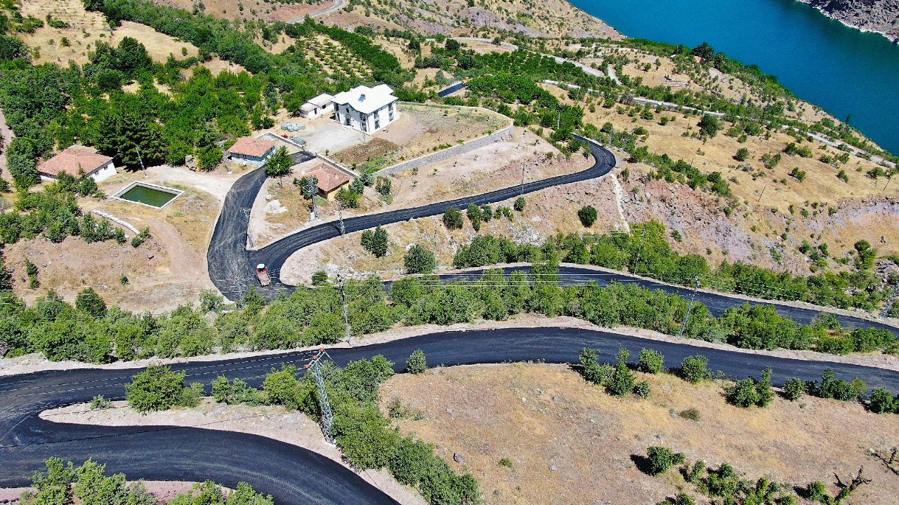 KARAAĞAÇ MAHALLESİ YOLU ASFALTLANDI