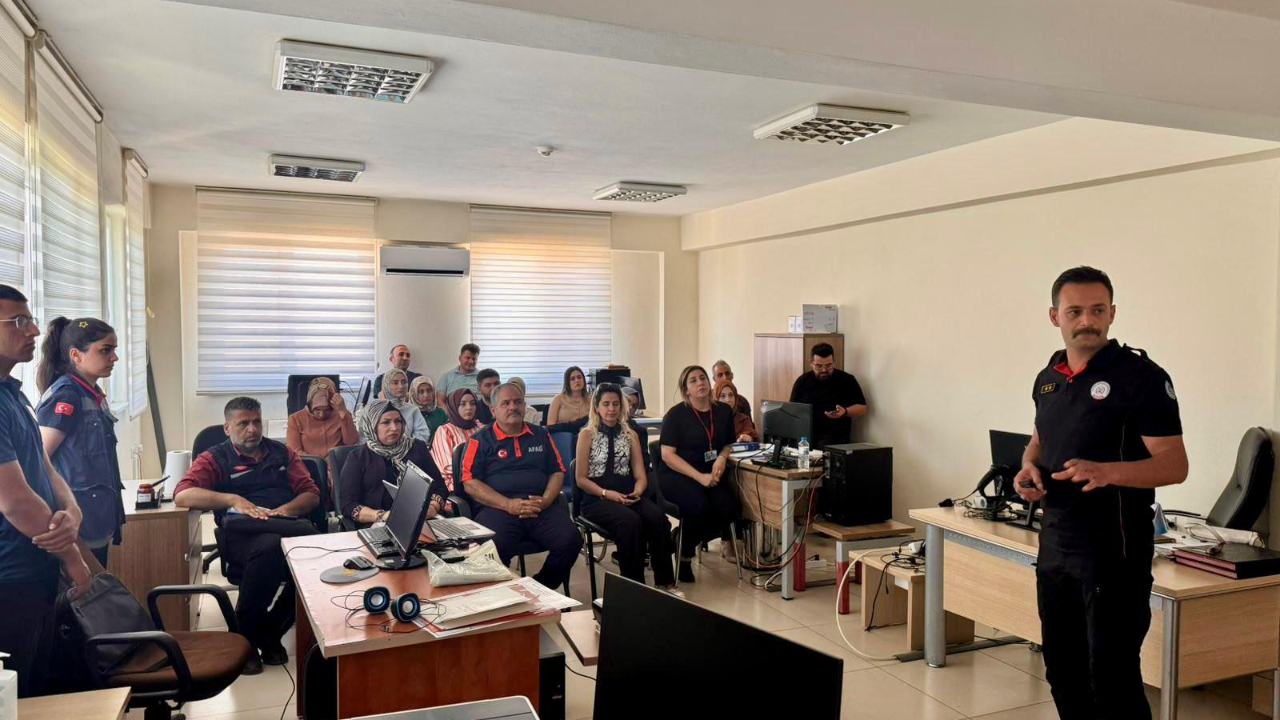 KALE’DE SAĞLIK PERSONELİNE AFET VE YANGIN EĞİTİMİ VERİLDİ