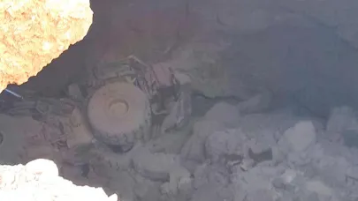 MALATYA’DA BİR OPERATÖR İŞ MAKİNESİ İLE OBRUĞA DÜŞTÜ