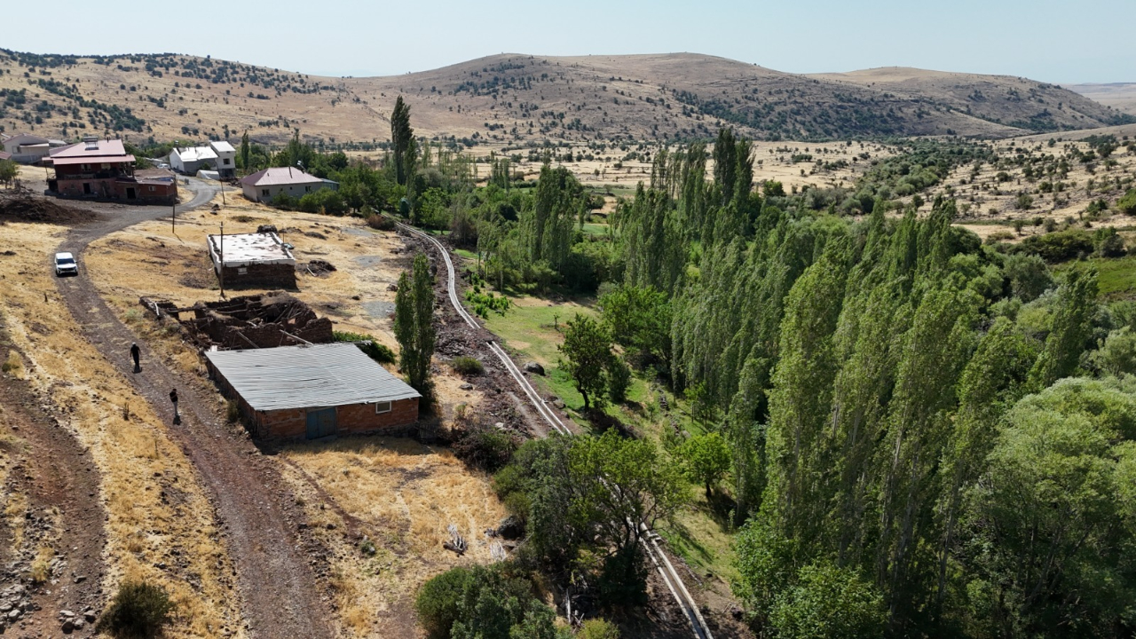 BİN 700 VE 2 BİN 500 METRE KANALLAR YAPILDI