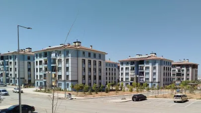 İKİZCE TOKİ KONUTLARINDA 2 GÜNDÜR SU KESİNTİSİ YAŞANIYOR