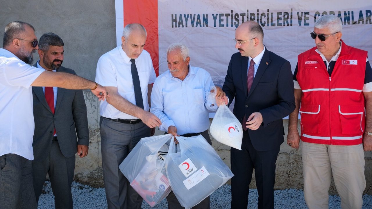 TÜRK KIZILAY’I ÇOBAN VE YETİŞTİRİCİLERİ DESTEKLİYOR