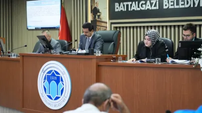 CHP’Lİ MECLİS ÜYESİ DEMİRHAN, BAŞKAN TAŞKIN’A İNÖNÜ KAPALI ÇARŞI İÇİN TEŞEKKÜR ETTİ