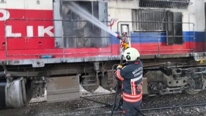 TCDD LOKOMOTİFİNDE ÇIKAN YANGIN KORKUTTU