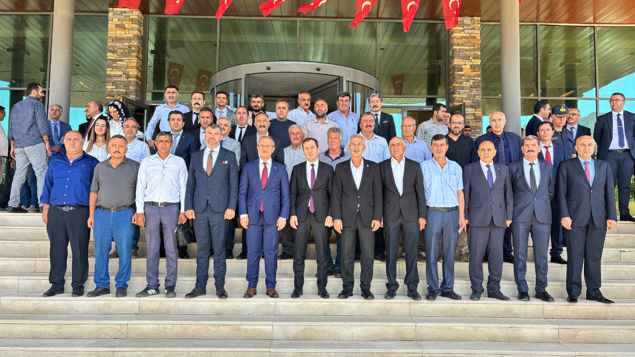 VALİ SEDDAR YAVUZ ARAPGİR’DE MUHTARLARLA BULUŞTU