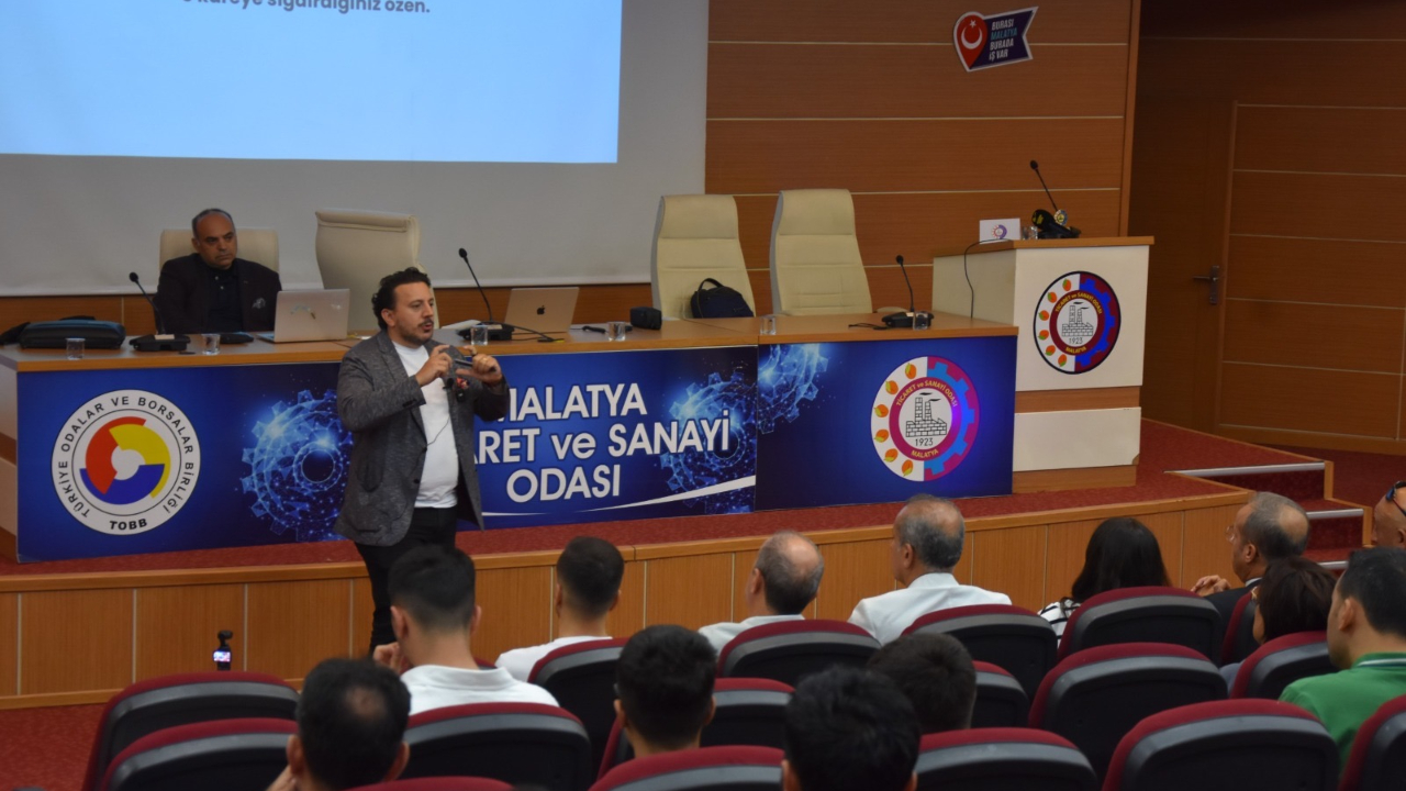 “E-TİCARET VE YAPAY ZEKA KONFERANSI” YAPILDI