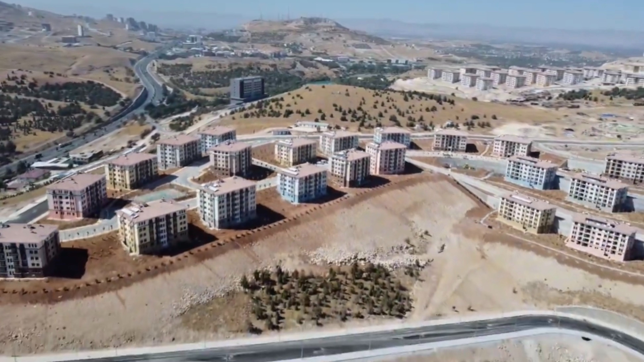 MALATYA’DA KİRACILARA SOSYAL KONUT MÜJDESİ YÜZYILIN PROJESİYLE GELİYOR
