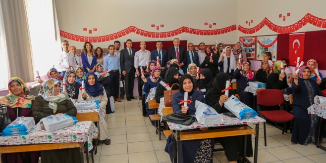 32 Kadın Kursiyere ‘Okur-Yazarlık’ Belgesi Verildi