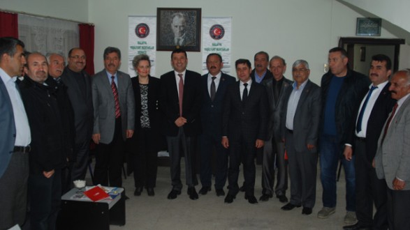 AĞBABA &quot; DEMOKRASİNİN OLMAZSA OLMAZ KOŞULU MUHTARLIKTIR&quot;