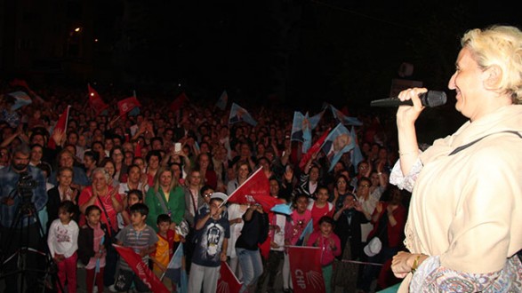 AĞBABA: "SADECE AKP MİLLETVEKİLLERİ İLE DEĞİL AKP DEVLETİYLE DE MÜCADELE EDİYORUZ”