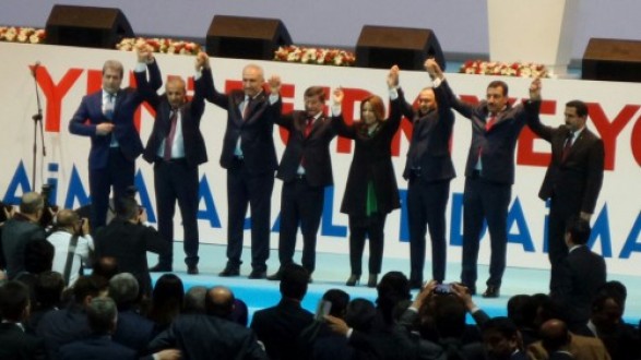 Ak Parti adayları için karşılama töreni düzenleyecek