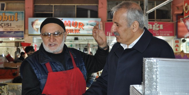 AK Parti Malatya Milletvekilleri referandum çalışmalarını sürdürdü