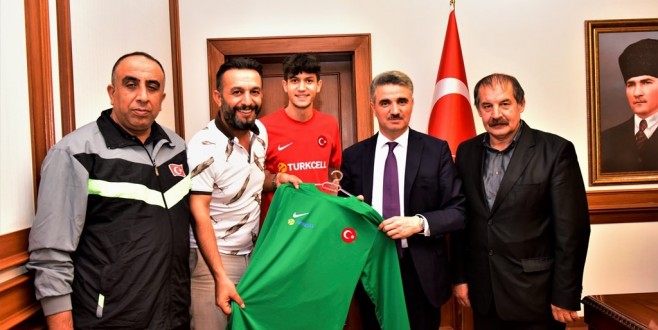Ampute Futbol Takımı Vali Baruş’u Ziyaret Etti