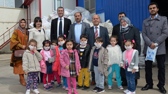 ANAOKULU ÖĞRENCİLERİ, AMBALAJ ATIKLARI TESİSİ’Nİ GEZDİ