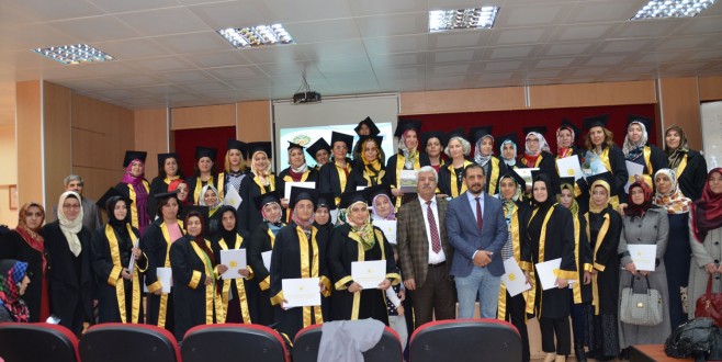 ANNE ÜNİVERSİTESİ  50 MEZUN VERDİ