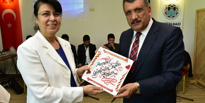 Anneler Günü Ve Engelliler Haftası Dolayısıyla Düzenlenen Etkinlik İlgi Gördü