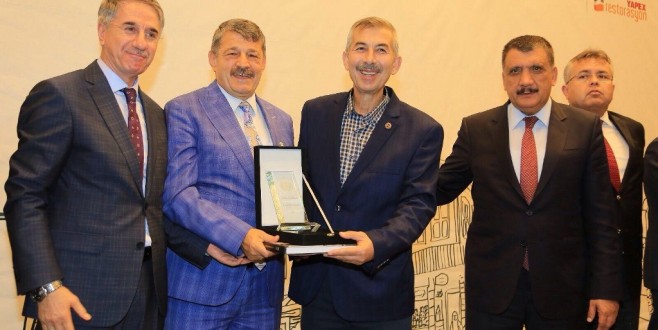 Arapgir Belediyesi'ne Tarihi Kentler Birliği Tarafından Ödül Verildi