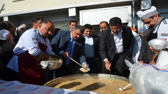 AŞURE ETKİNLİĞİNDE BİRLİK VE BERABERLİK MESAJI VERİLDİ