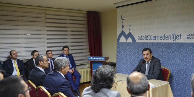 Bakan Tüfenkci, Adalet ve Medeniyet Derneği'nde konuştu