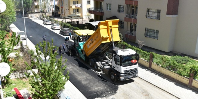 Başharık Mahallesi’nde Sıcak Asfalt Çalışması Yapıldı