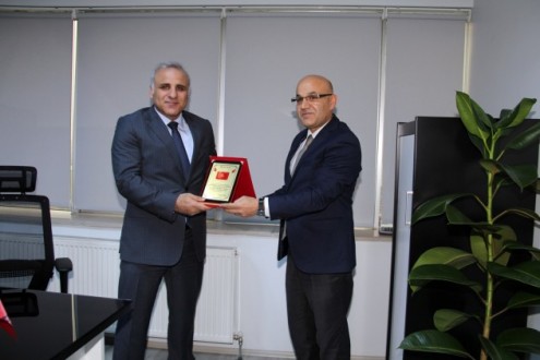 Basın İlan Kurumu’ndan Vali Zorluoğlu’na Plaket