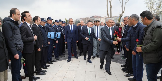 Başkan Güder, “Biz Buraya İnsanlara Hizmet Etmeye Geldik”