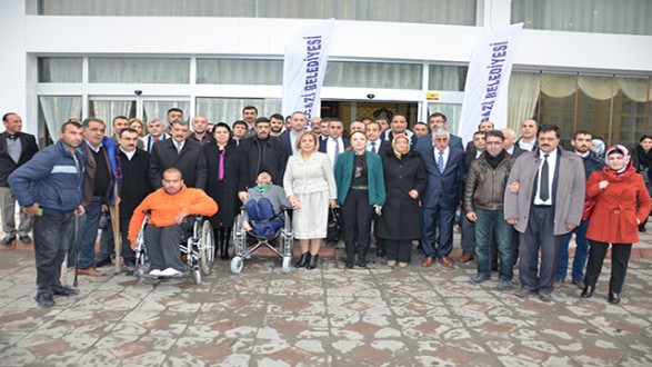 BAŞKAN GÜRKAN, ENGELLİ VATANDAŞLARLA BİR ARAYA GELDİ