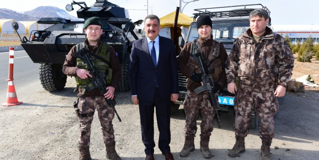 Gürkan, Güvenlik Noktasında Bulunan Güvenlik Güçlerini Ziyaret Etti