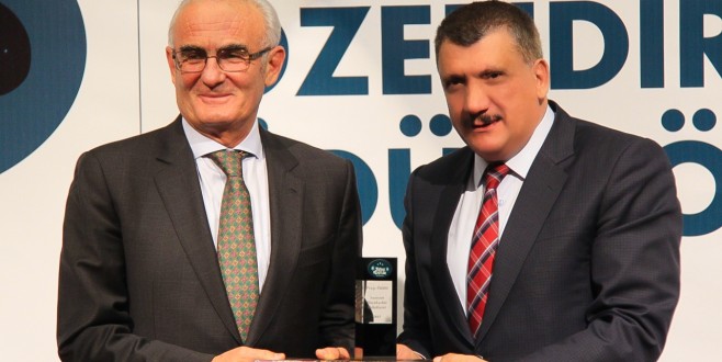 Başkan Gürkan, Hizmetlerini Ödüllerle Taçlandırıyor