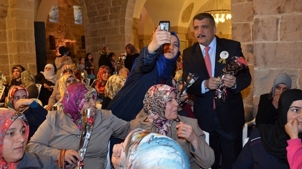 BAŞKAN GÜRKAN,KUTLU DOĞUM HAFTASI ETKİNLİĞİNE KATILDI.